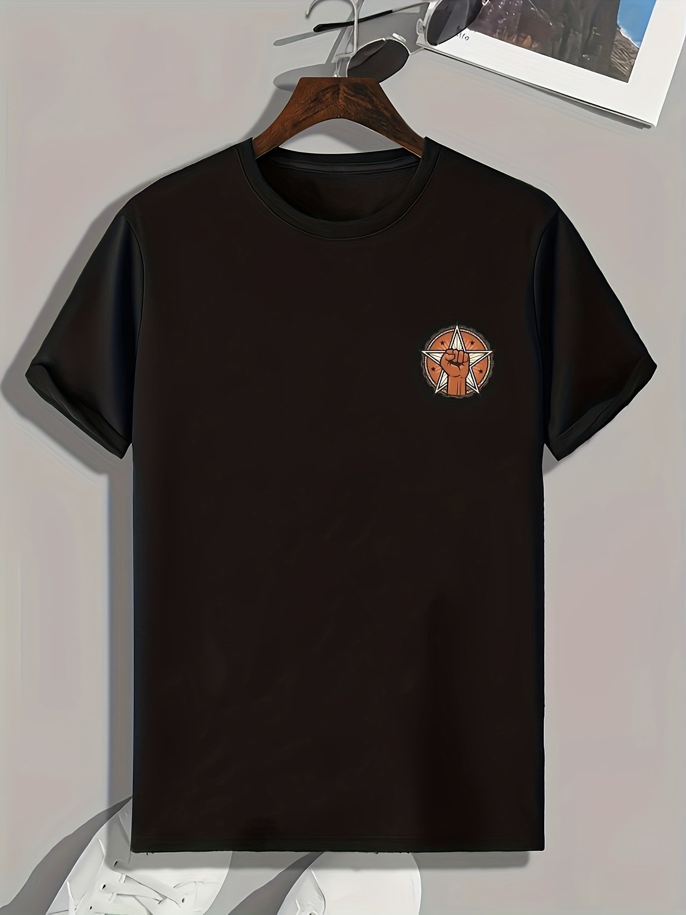 Fist & Star Pattern Print Men's Sports T shirt Graphic Tee for Fitness