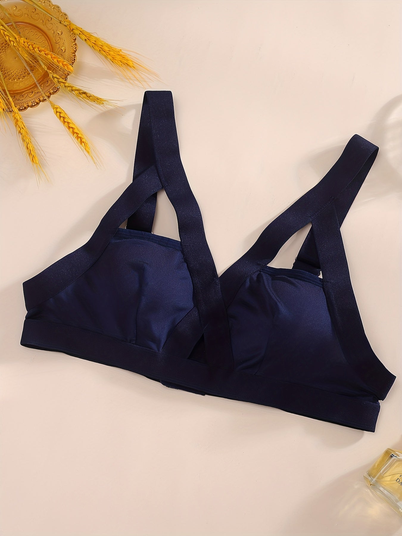 Colorblock Cut Out Slight Stretch Buckle Bra