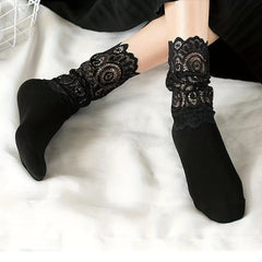 Contrast Lace Socks 2 Pairs Women's Mid Tube Stockings
