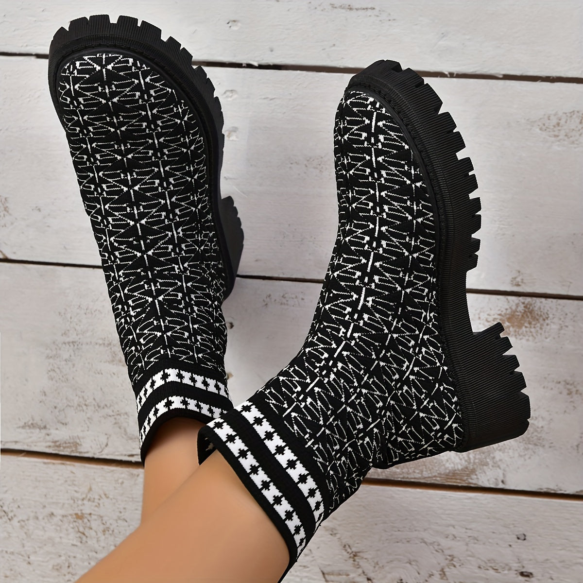 Women's Geometric Pattern Chunky Heel Ankle Boots