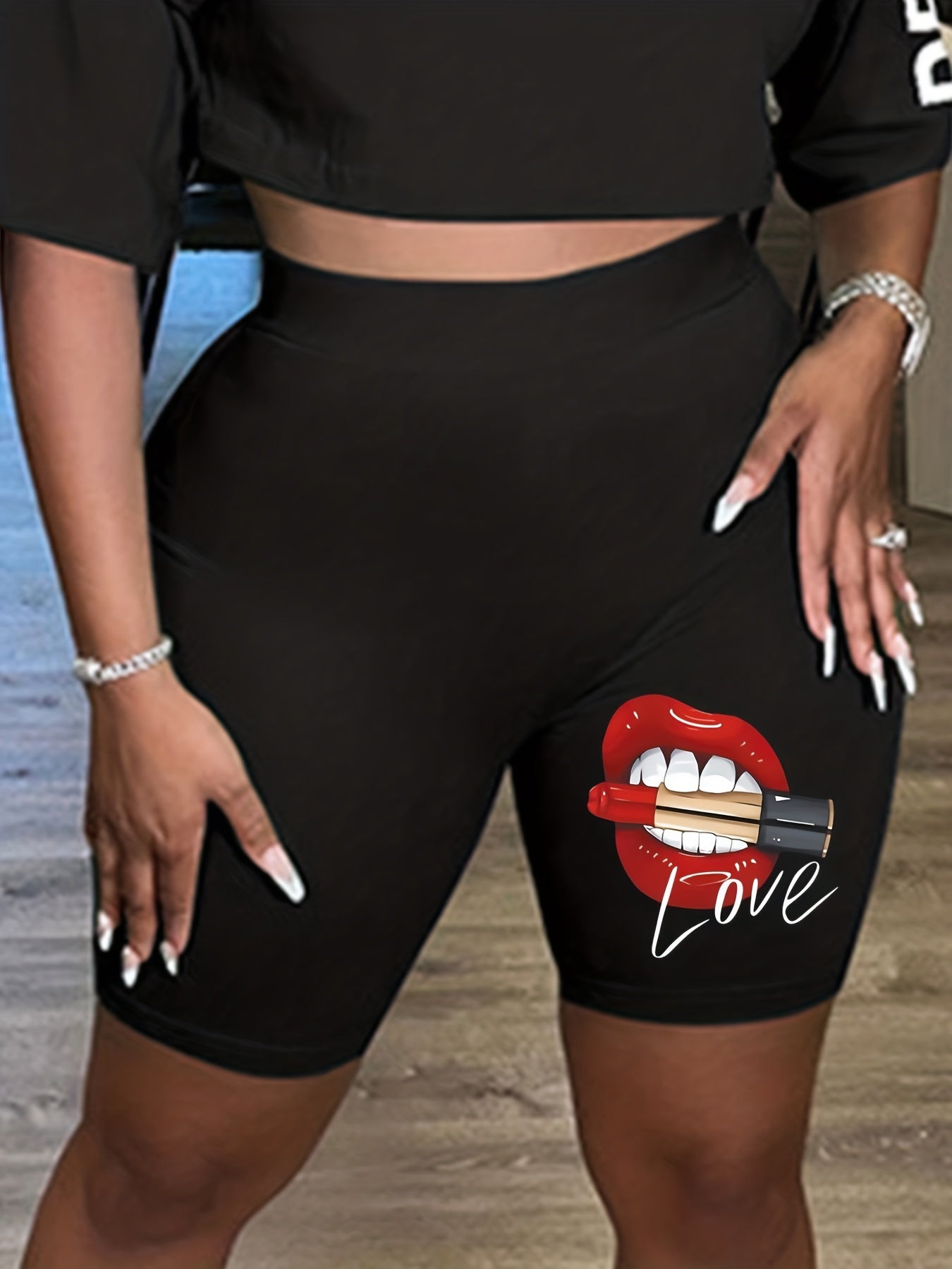 Women's Lipstick & Mouth Print High Rise Biker Shorts
