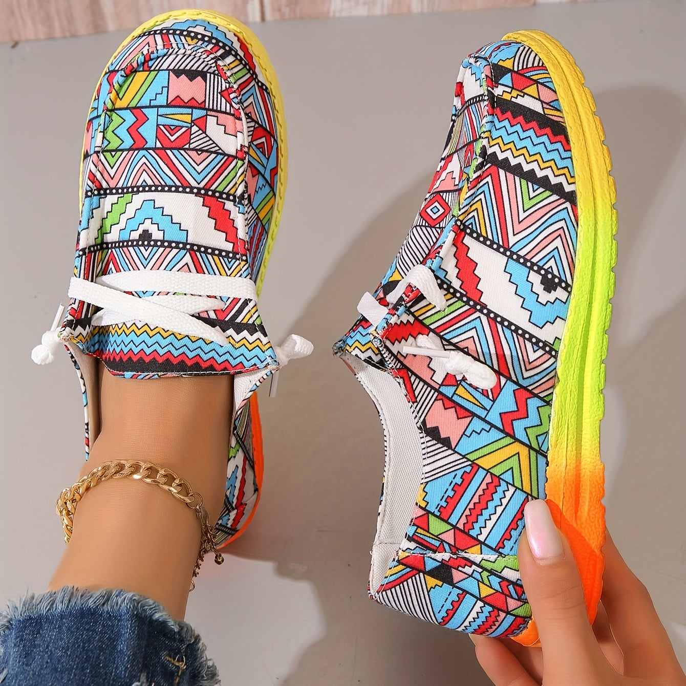 Women's Geometric Pattern Canvas Shoes Casual Lace Up Low Top Shoes
