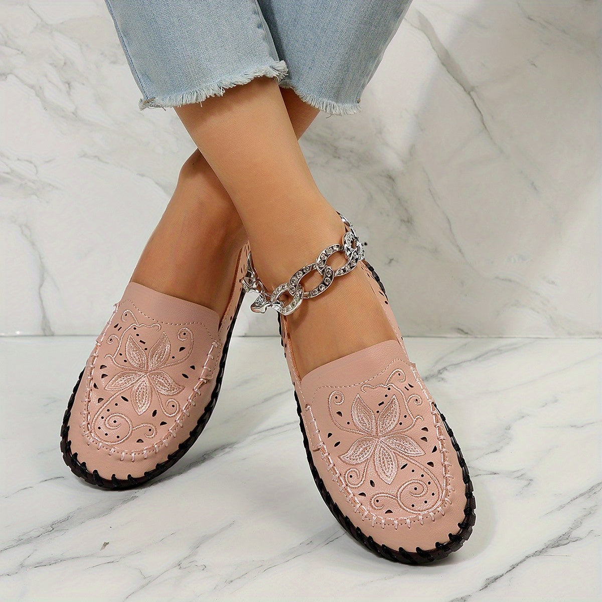 Women's Hollow Out Slip On Embroidered Shoes Lightweight Outdoor Shoes