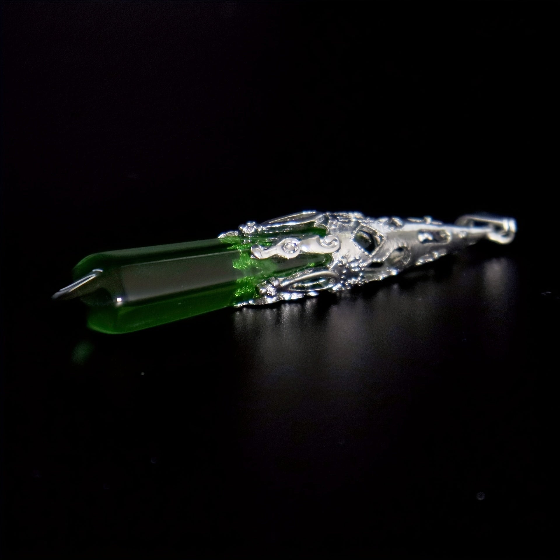 Natural Stone Quartz Gemstone Crystal Pendant for Chakra Balancing & Healing
