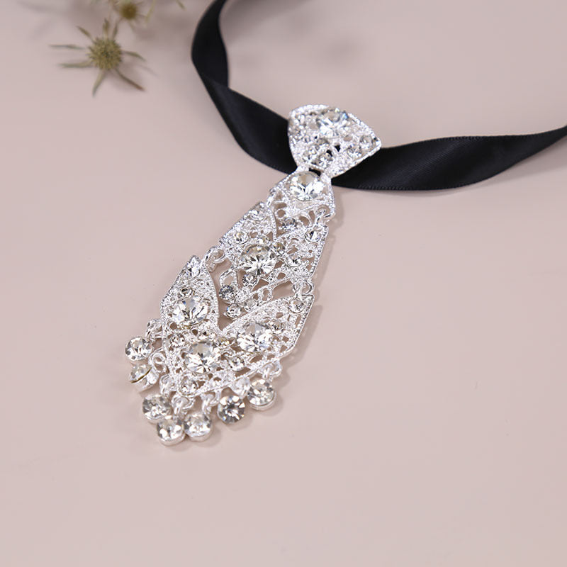 Men's Metal Inlaid Tie Corsage with Artificial Diamond
