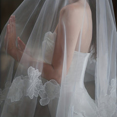 Bridal Wedding Head Veil Flower Lace Pattern Veil with Comb