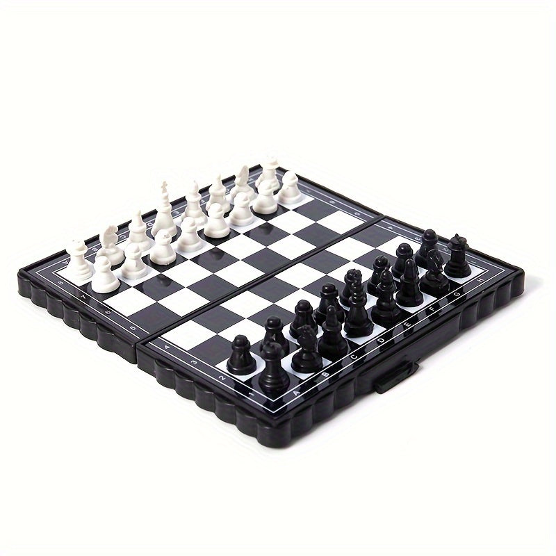 Portable Folding Plastic Chess Toy Chess Game For Family Gathering