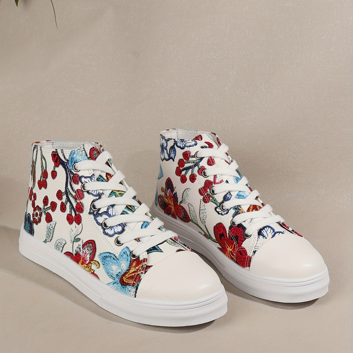 Flower Pattern Canvas Shoes Mid Top Lace Up Sneakers Lightweight Skate Shoes