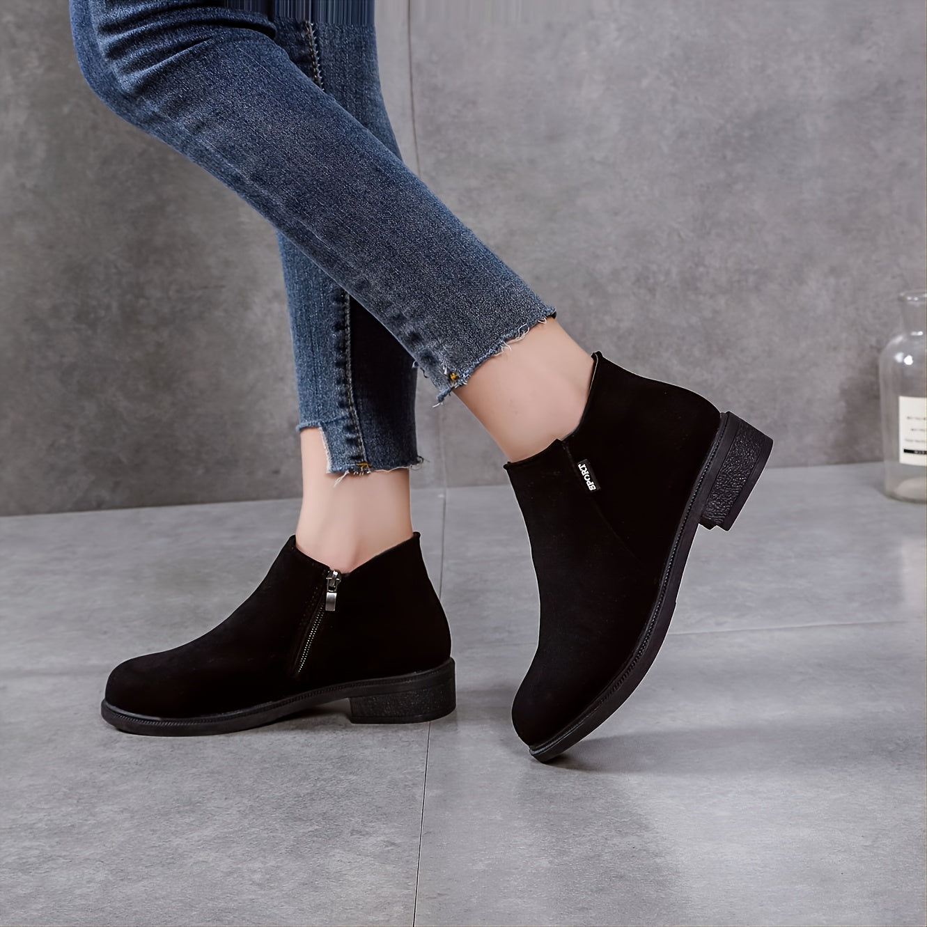 Women's Chunky Heeled Side Zip Ankle Boots