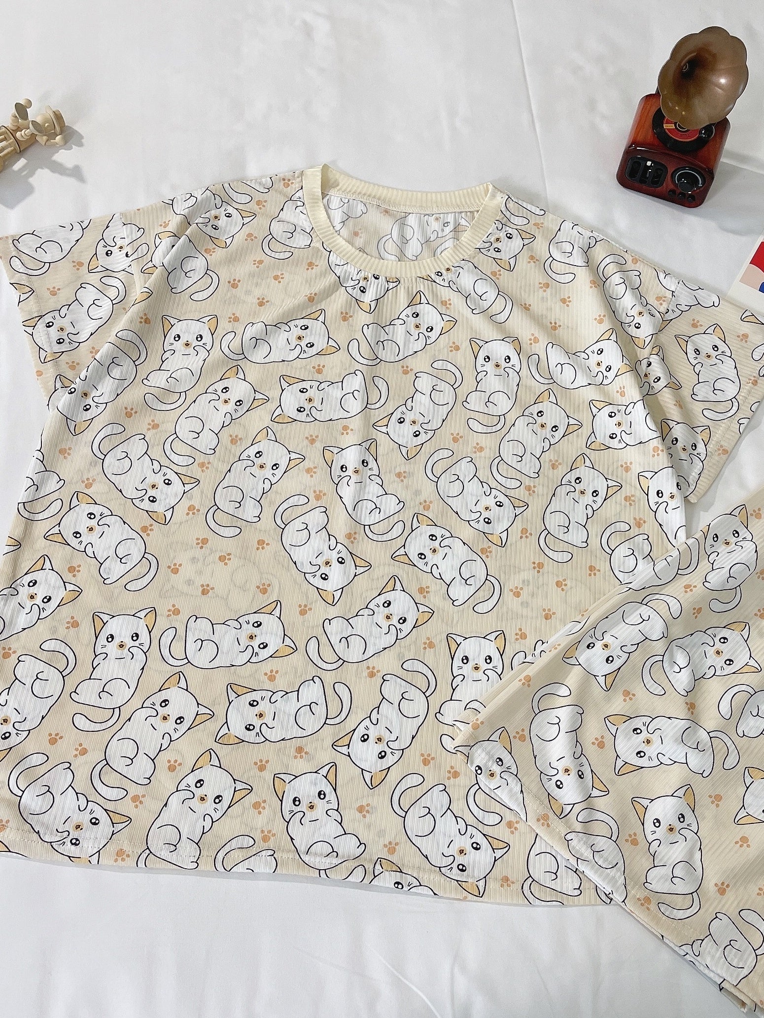 Cat Print Pajamas Set Short Sleeve Tee Top And Shorts Pj Set