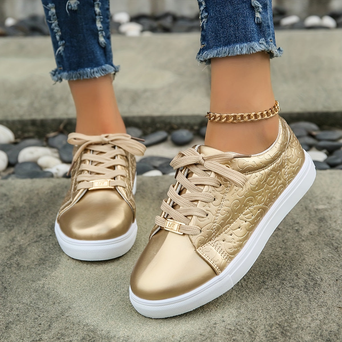 Flower Pattern Skate Shoes Metal Decor Lace Up Flat Shoes Low Top Casual Sneaker