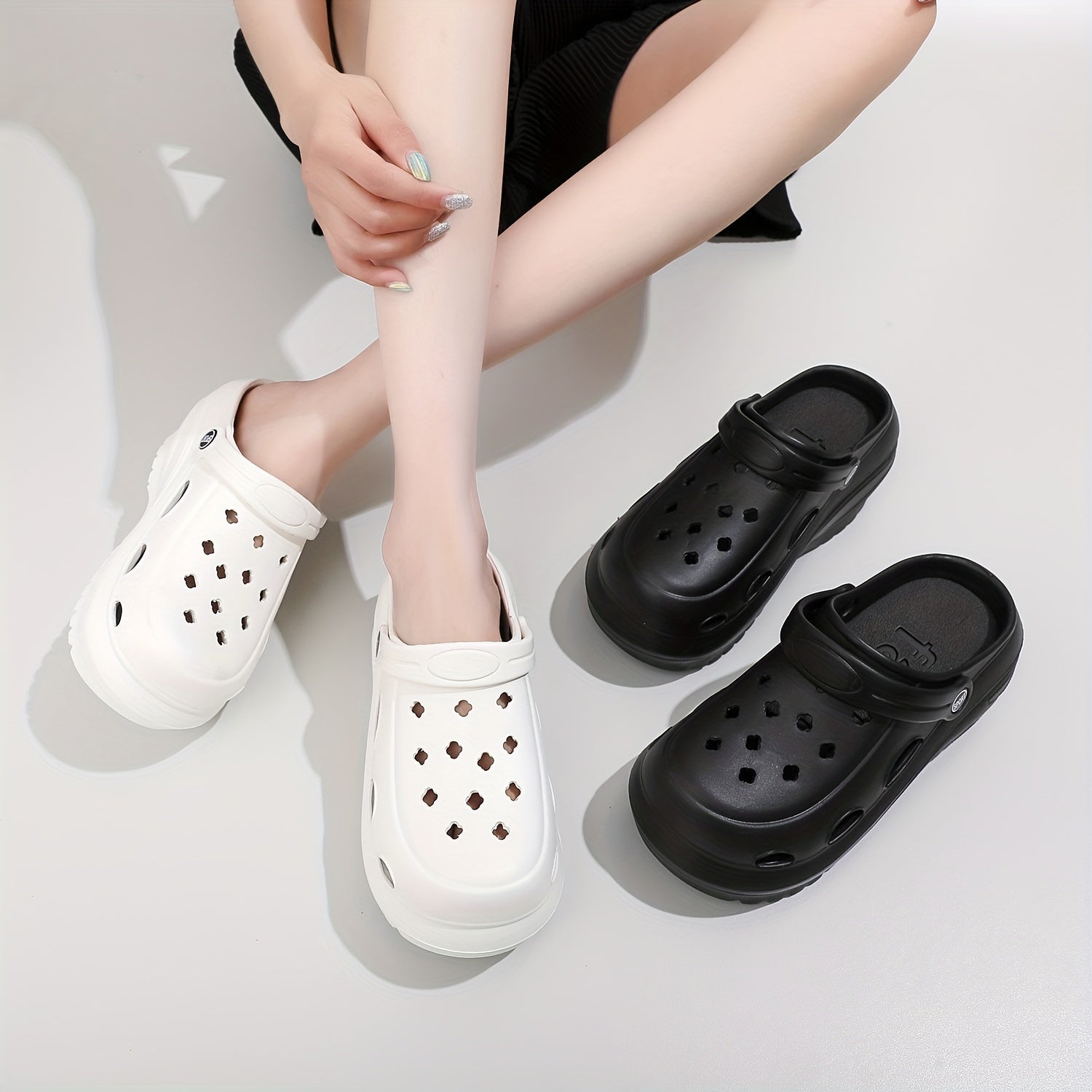 Thickened Hole Shoes Anti-skid Sports Sandals And Slippers