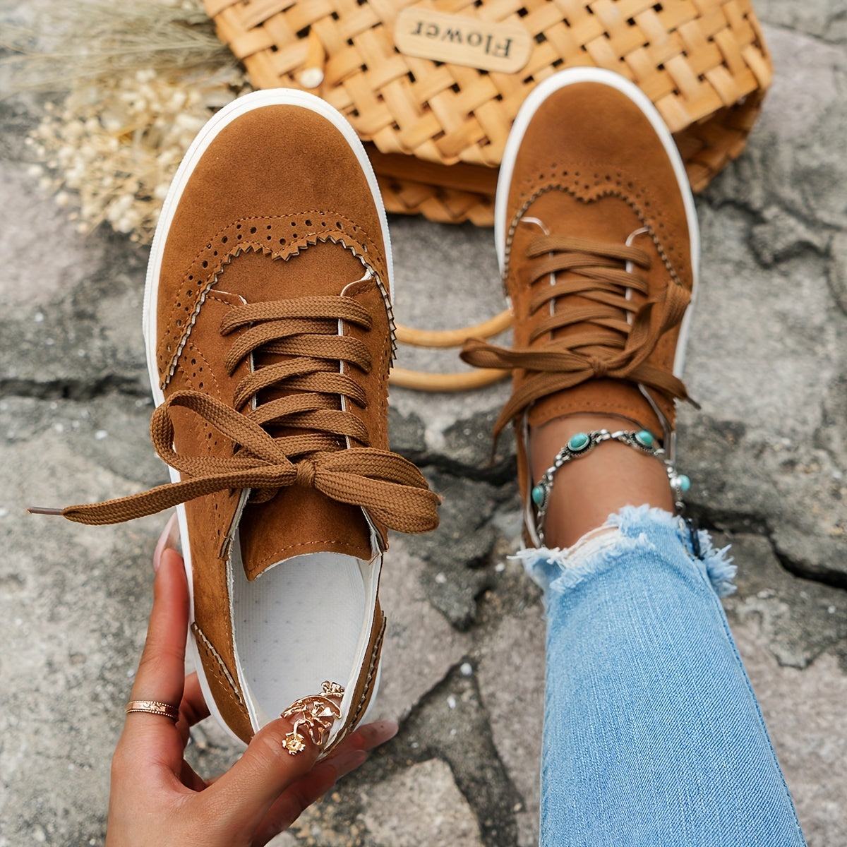Perforated Brogues Sneakers Retro Lace Up Low Top Casual Flat Walking Shoes