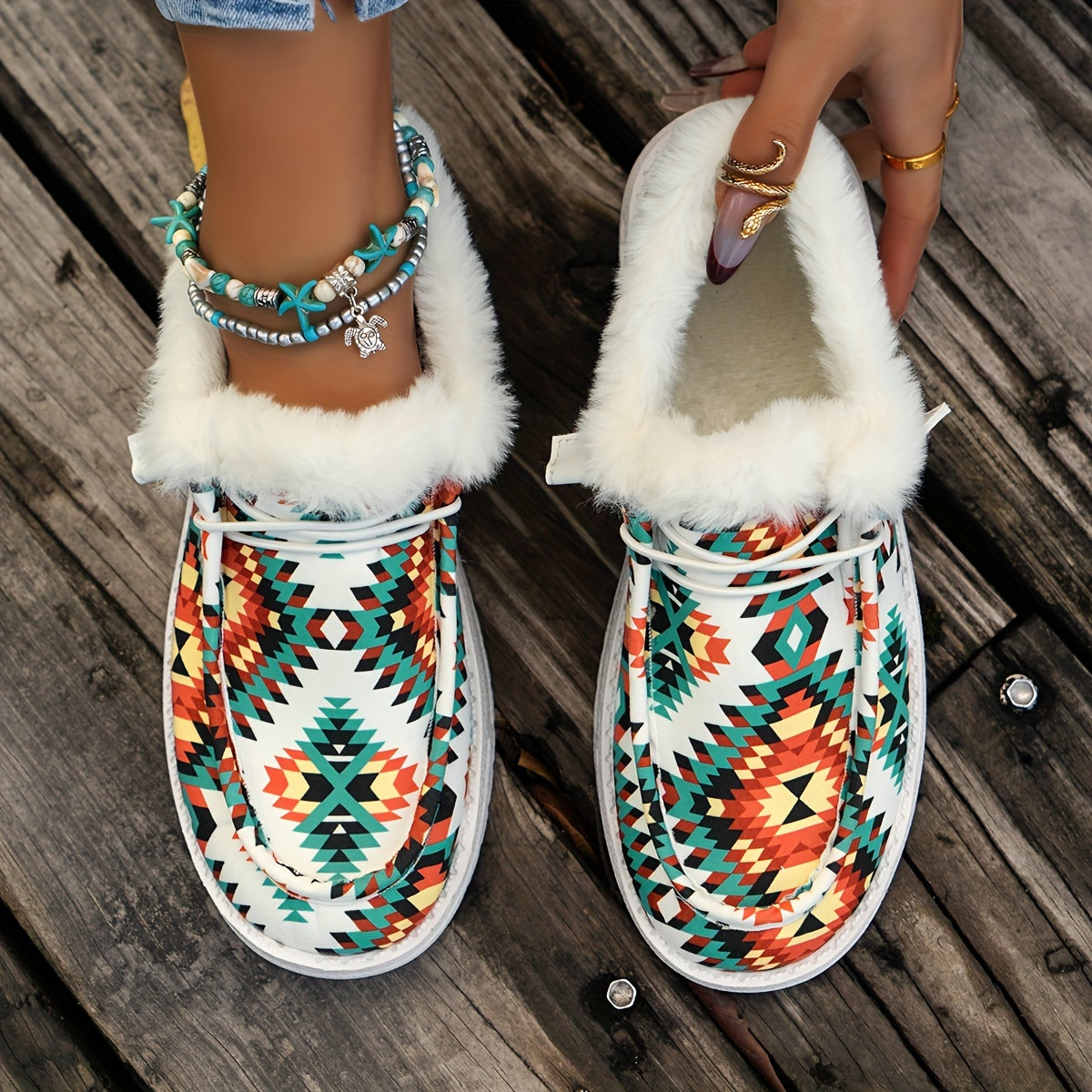 Geometric Print Faux Fur Lined Flat Lightweight Comfortable Skate Shoes