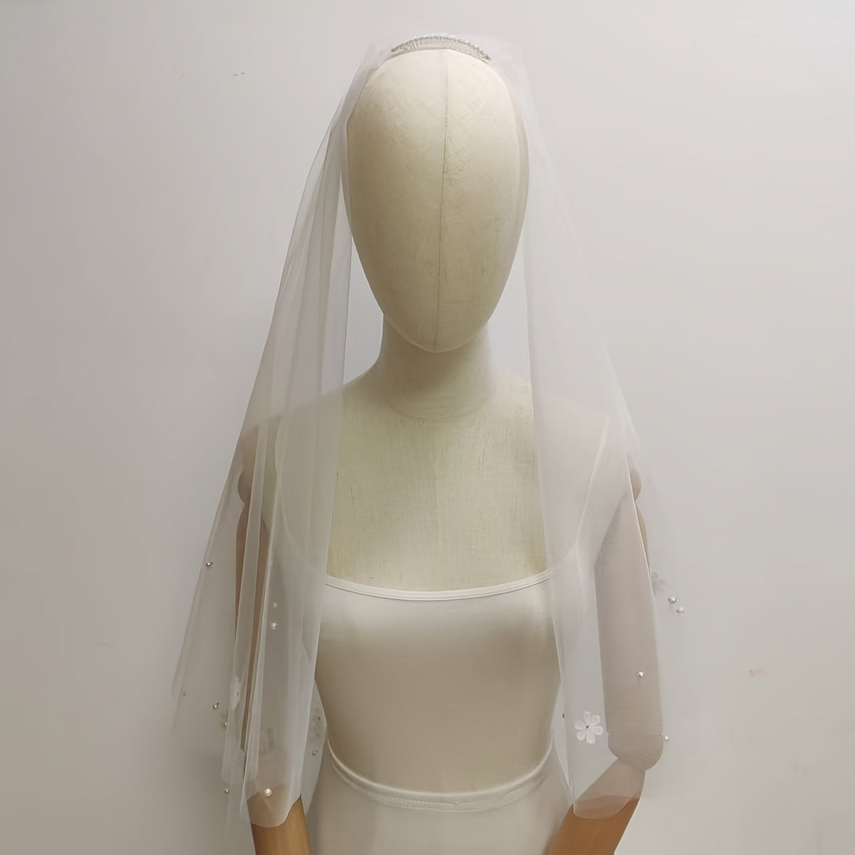 JOANSHRINE Double Layer Bridal Veil Vintage Floral Embellishment