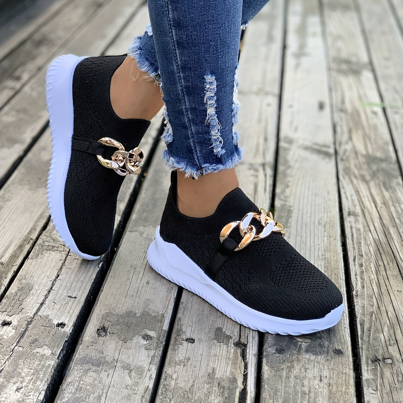 Women's Mesh Breathable Shoes with Metal Chain Lightweight Outdoor Walking Shoes