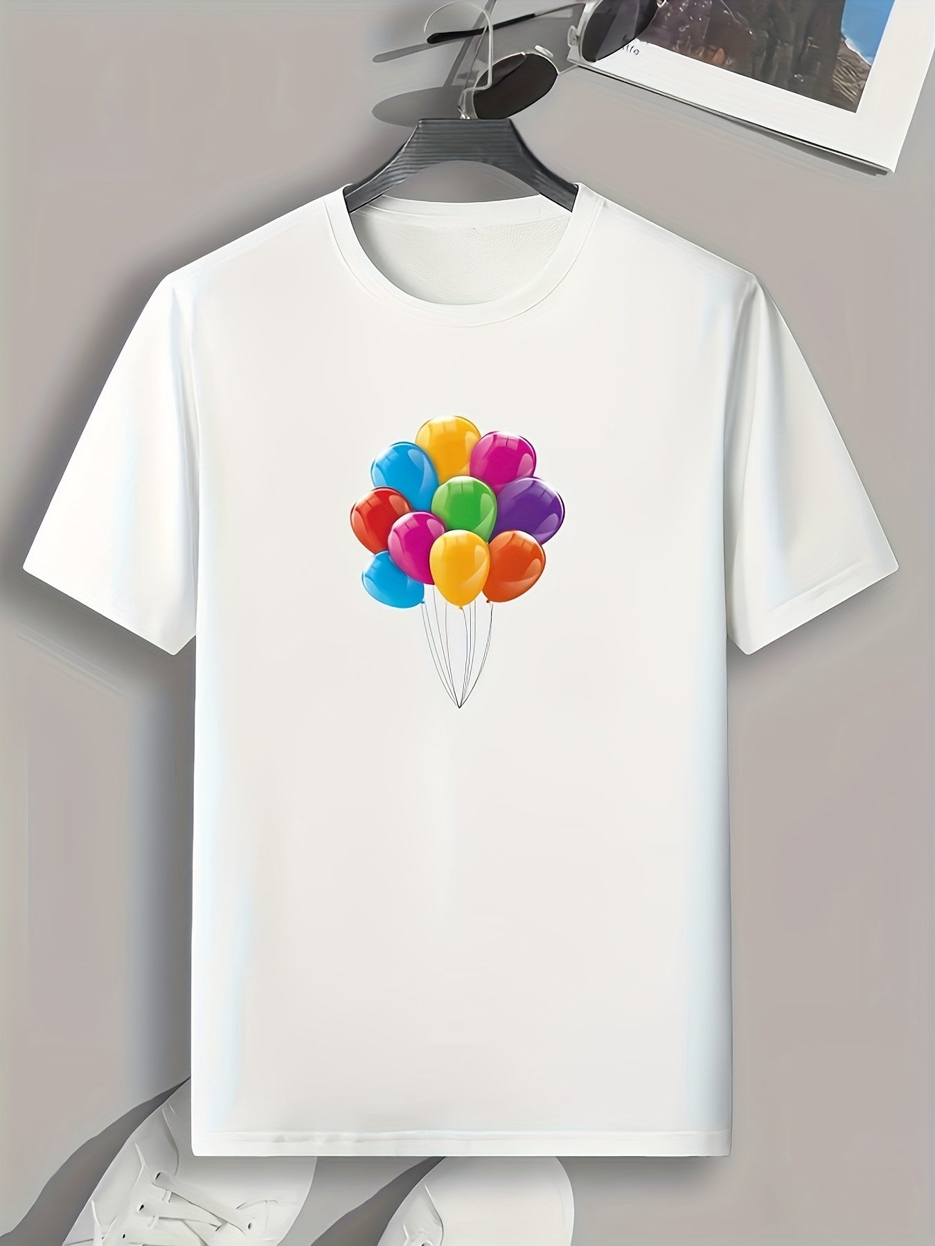 Balloons Print Men's Graphic T-shirt for Summer