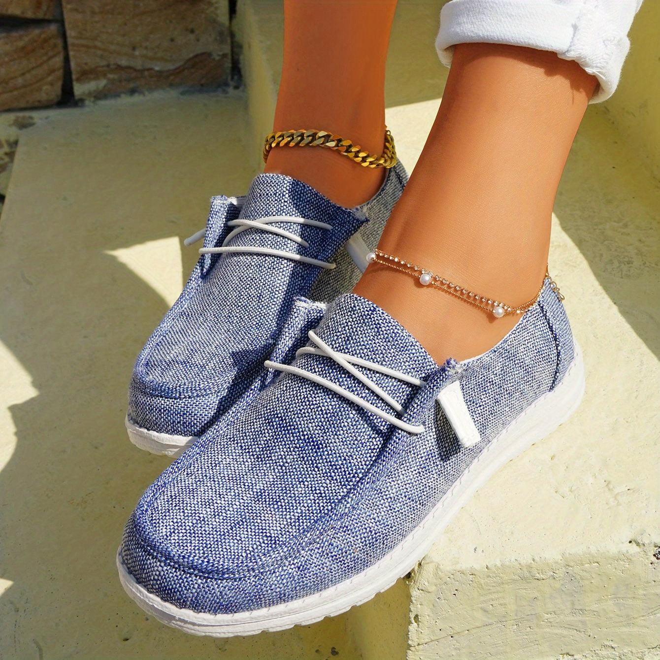 Women's Lightweight Canvas Shoes Lace Up Low Top Comfortable Outdoor Shoes