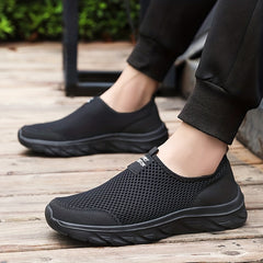 Men's Lightweight Slip On Casual Shoes For Traveling Jogging