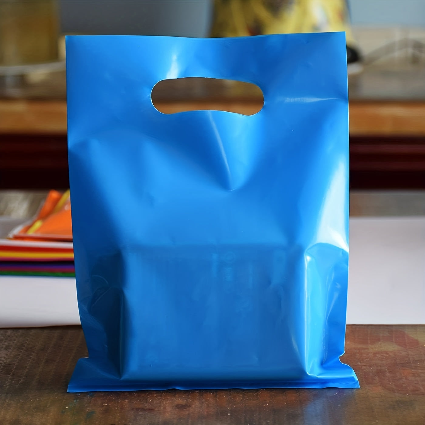100pcs 15 x 20 Assorted Plastic Party Goodie Bags Bulk With Handle