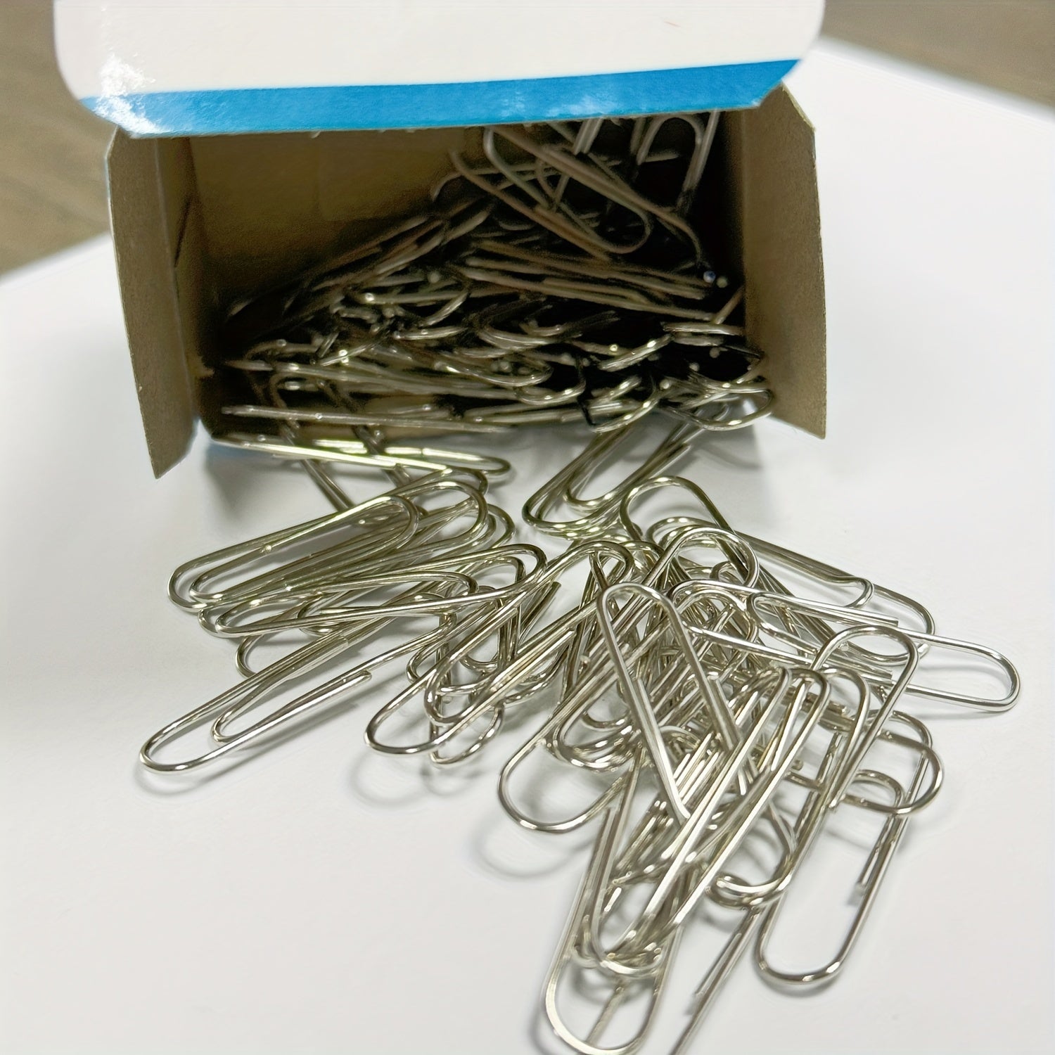 70pcs Silvery Metal Paper Clips with Box