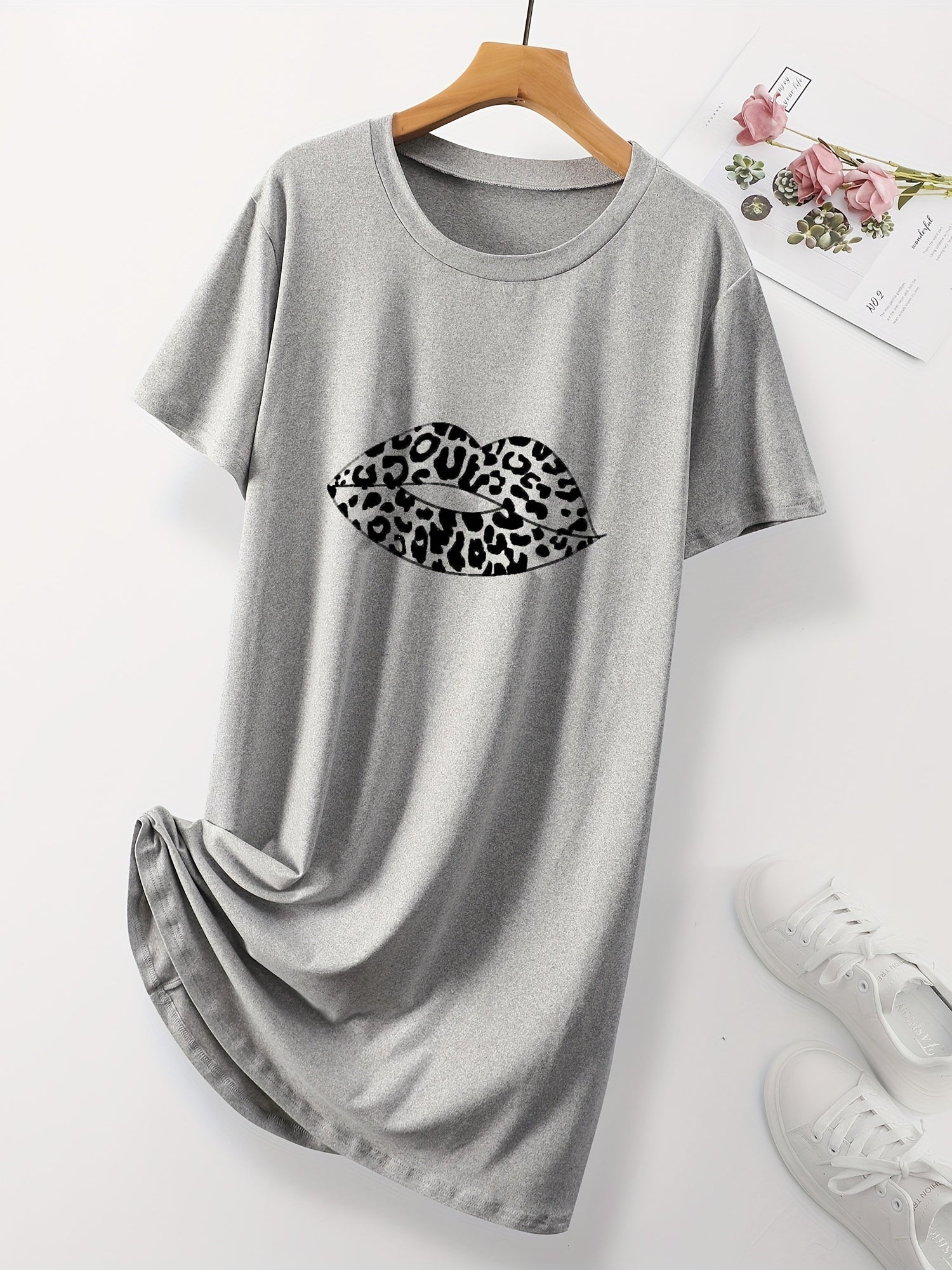 Women's Casual Nightdress Leopard Lip Print Short Sleeve Nightgown