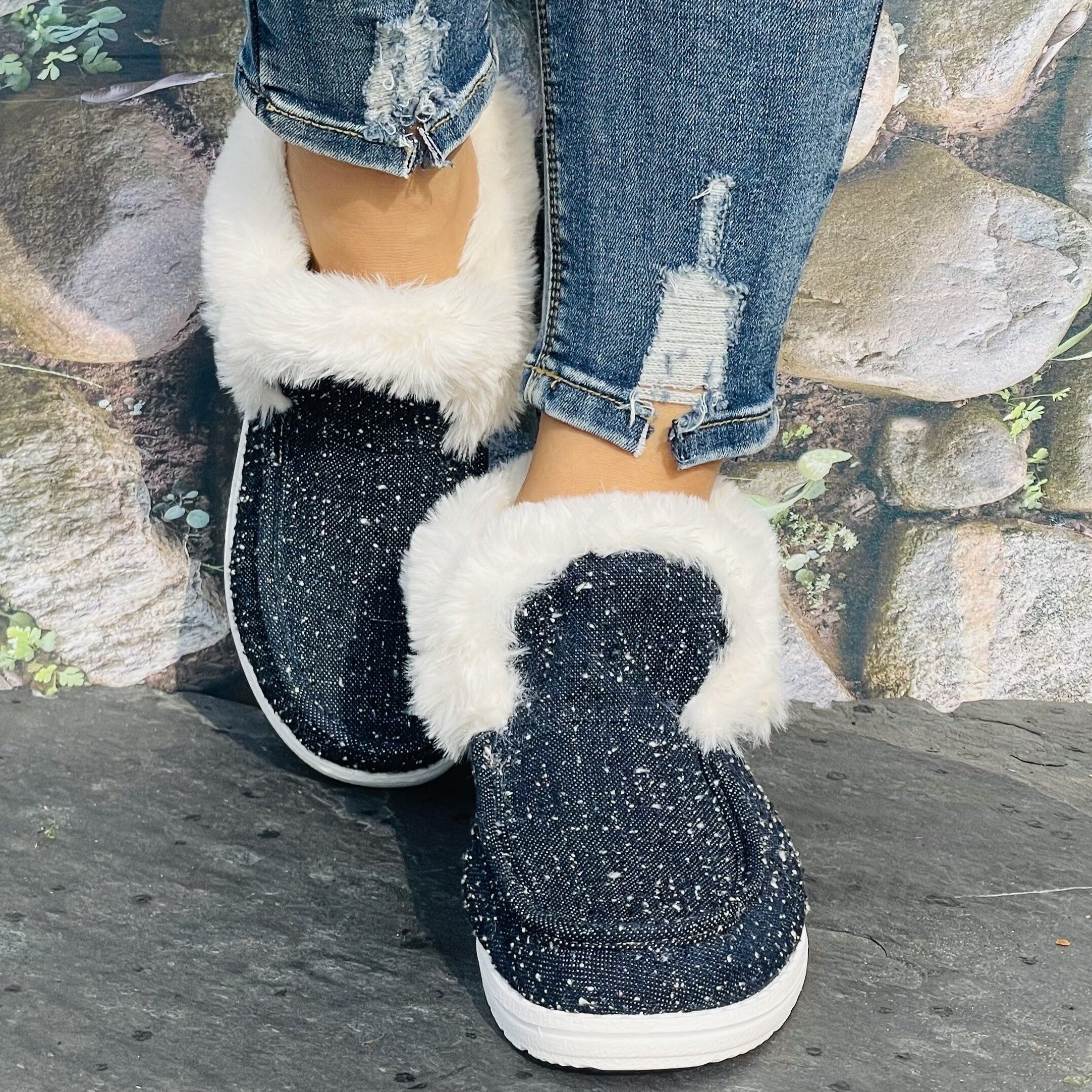 Women's Winter Warm Round Toe Sneakers Lightweight Non-slip Lace Up Flat Shoes