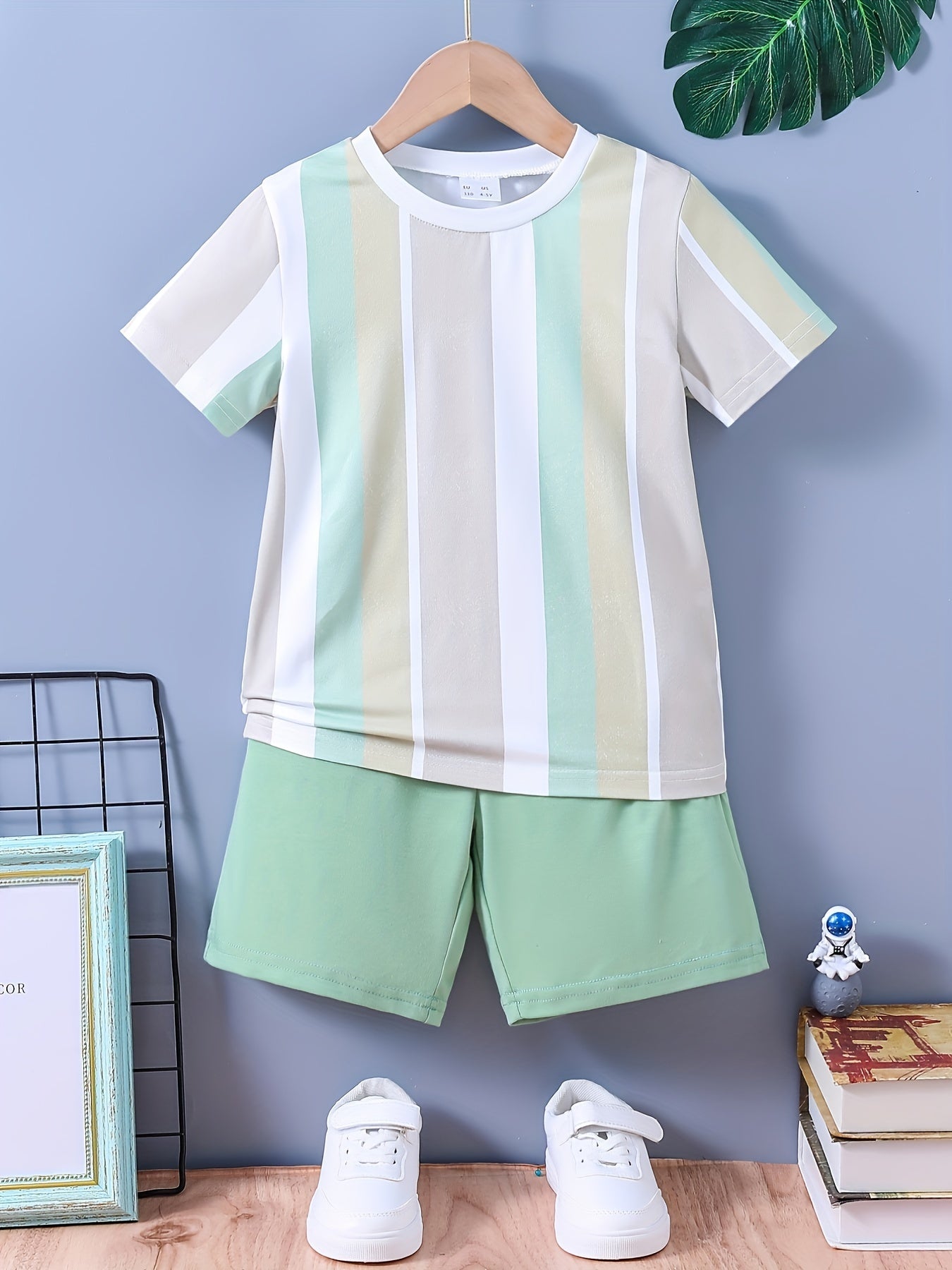 Boys Leaf Print Casual Outfit Round Neck T shirt & Shorts Kids Summer Clothes