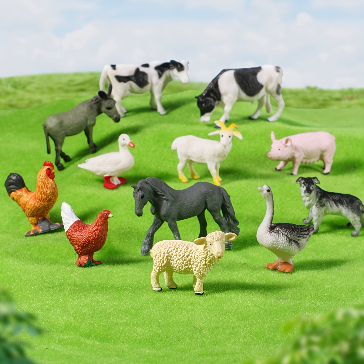 12pcs Mini Farm Animal Plastic Toys, Lifelike Farm Animal Figurines for Garden