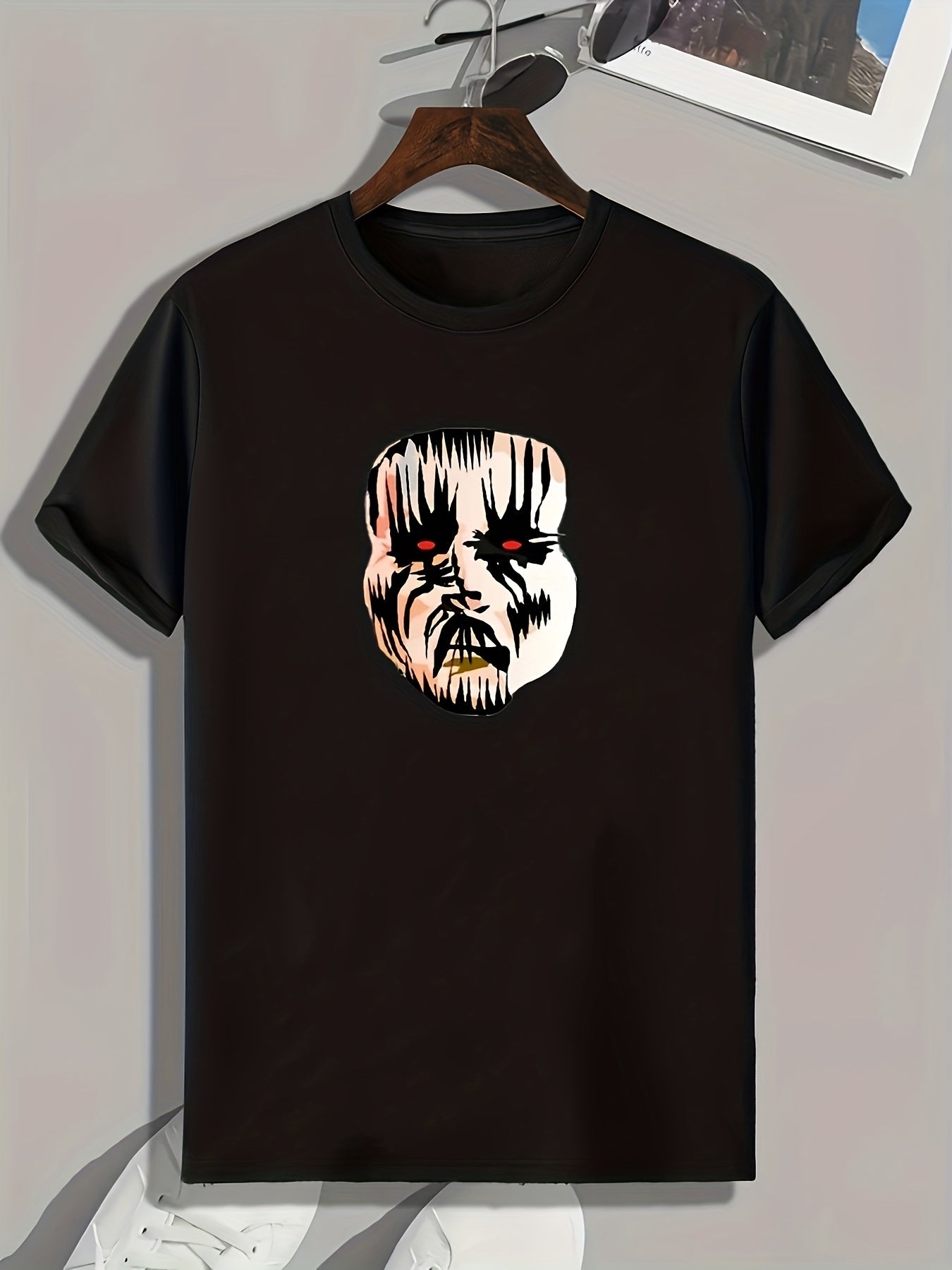 Frightened Face Print Men's Graphic T shirt