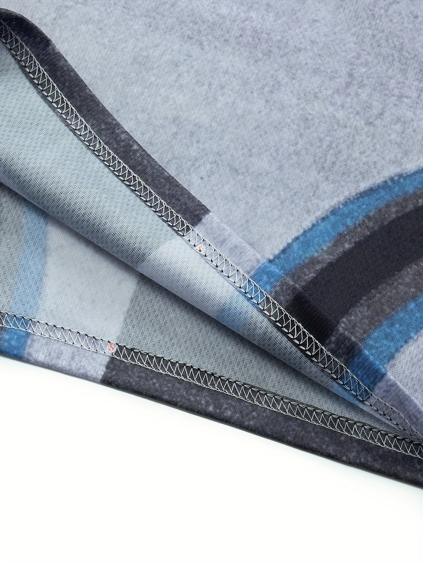 Men's Geometric Pattern Tee for Summer Outdoors
