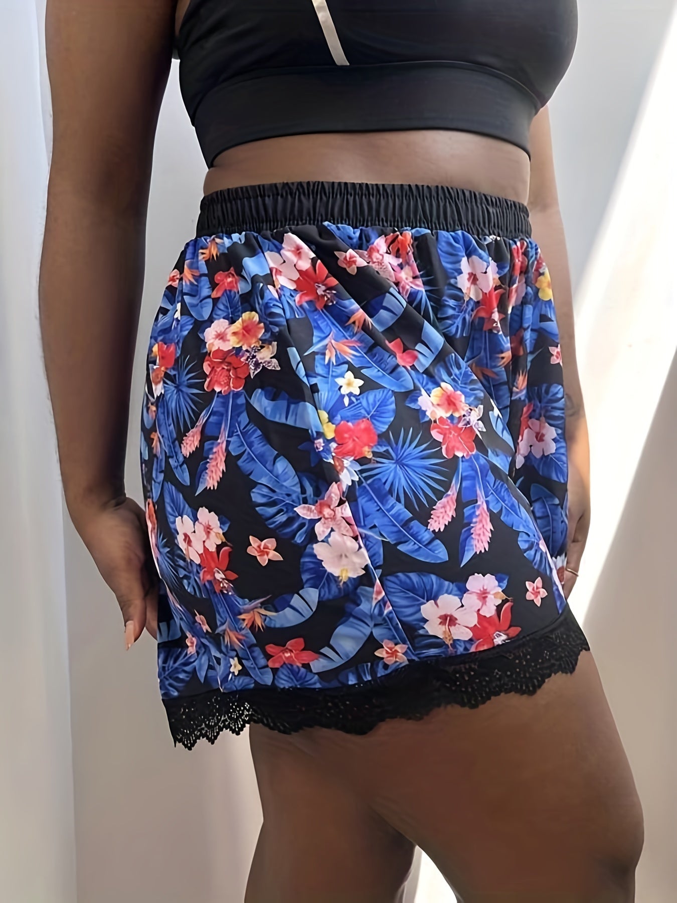 Plus Tropical Print Lace Elastic Stretch Shorts