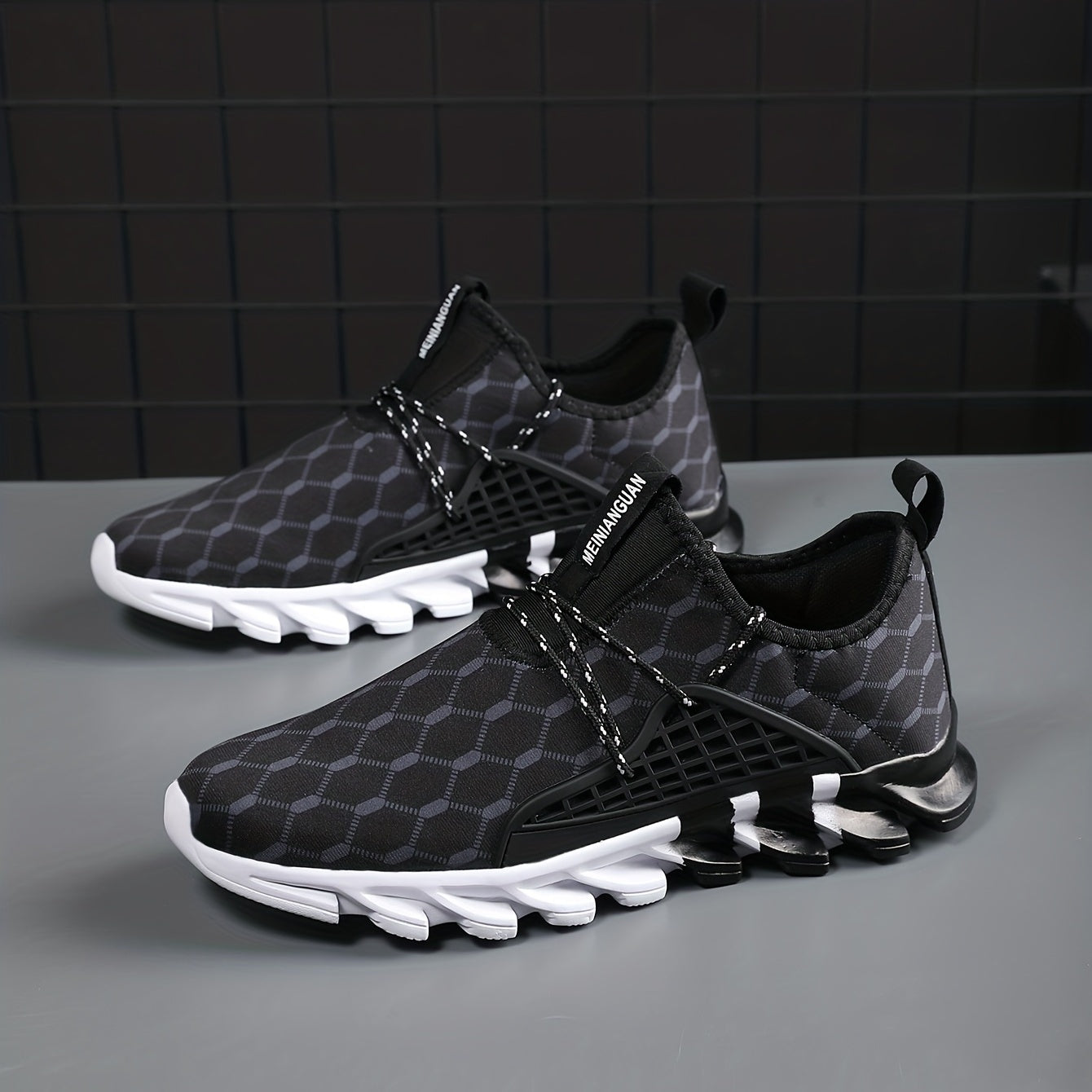 Men's Blade Sneakers Casual Breathable Shock Absorption Lace up Shoes