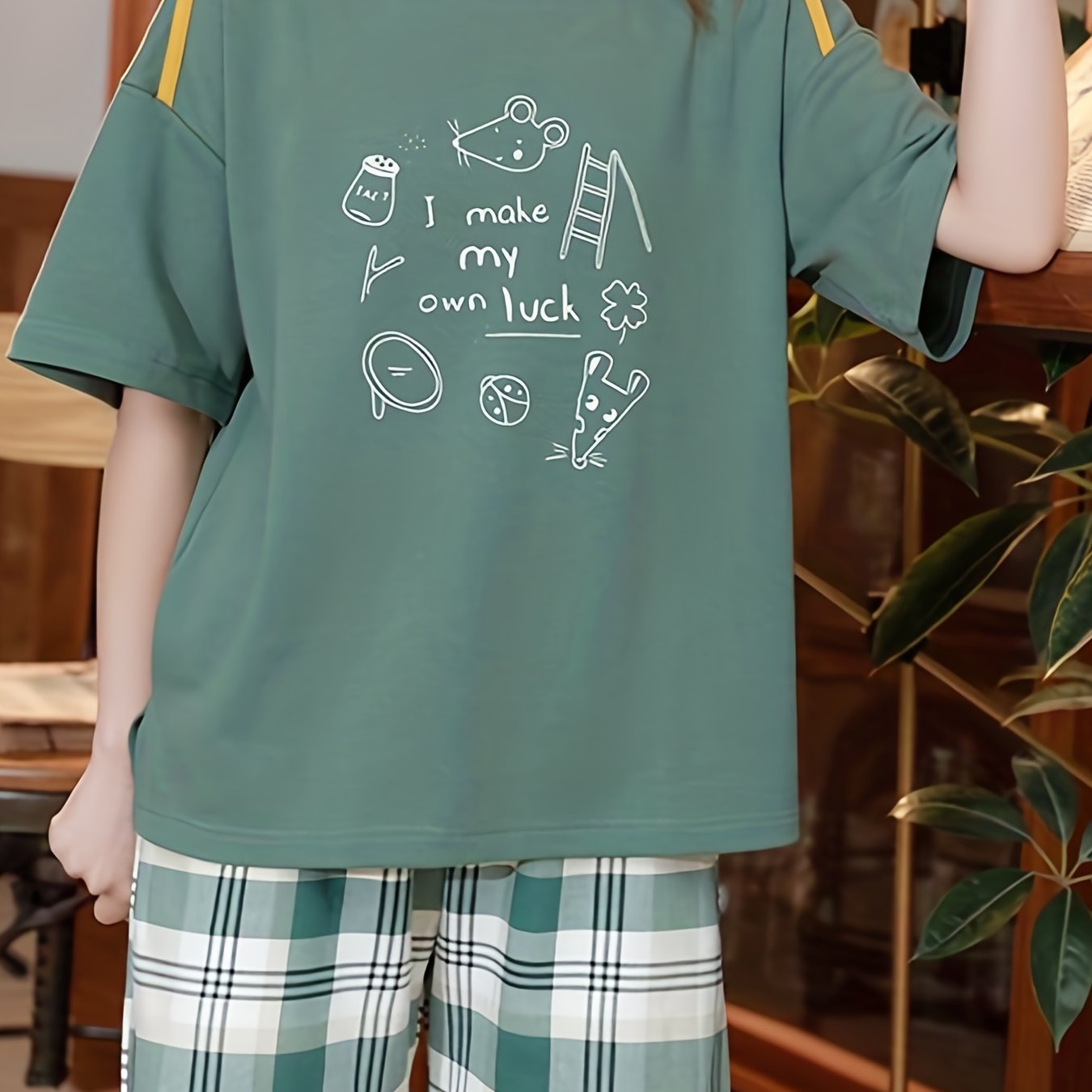Cartoon Print Lounge Set & Plaid Shorts Women's Loungewear
