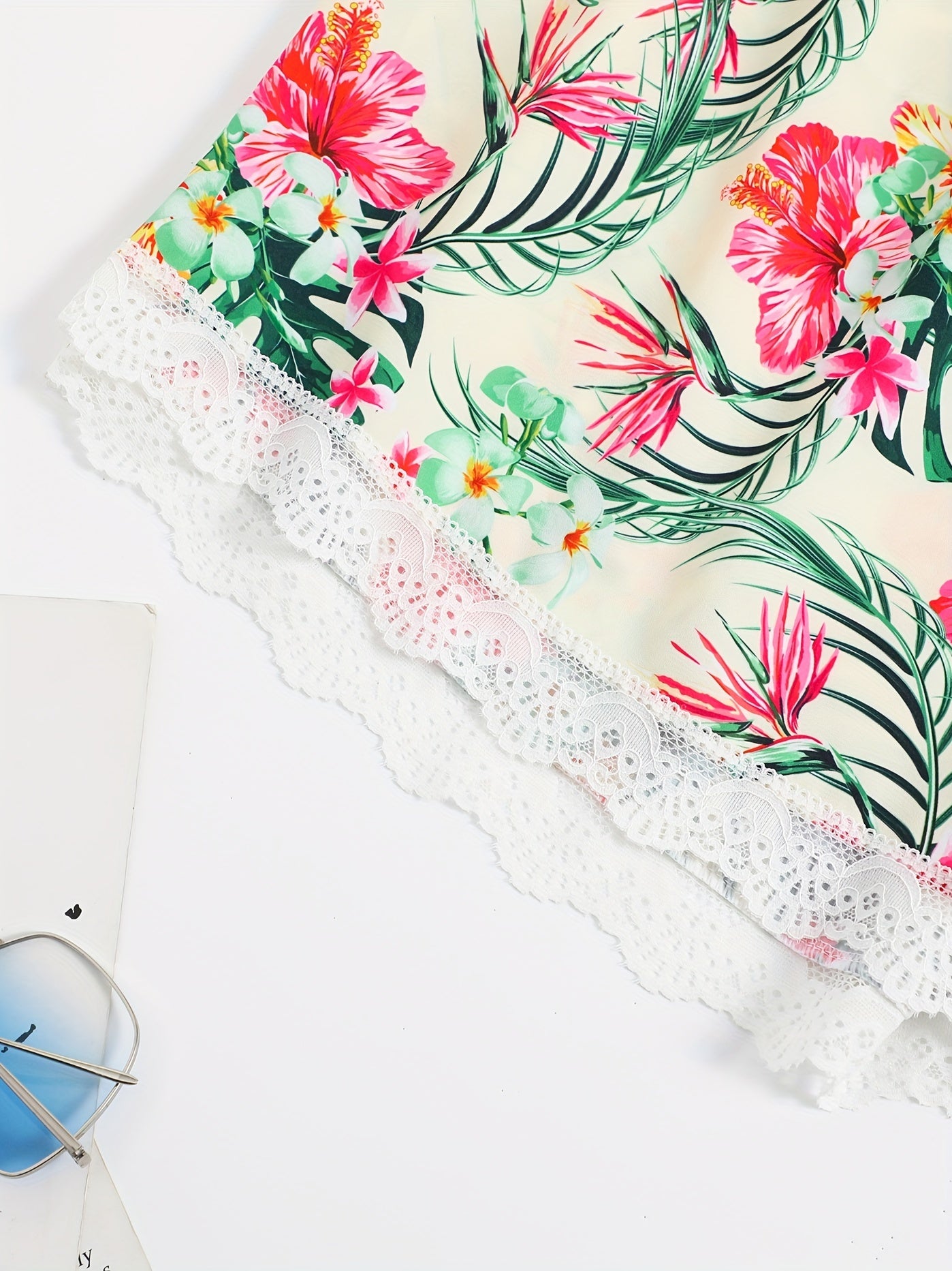 Tropical Print Lace Trim Elastic High Rise Shorts