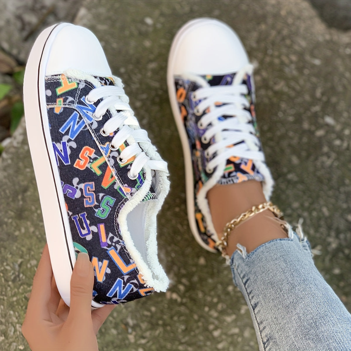 Women's Letter Graphic Canvas Lace-Up Sneakers