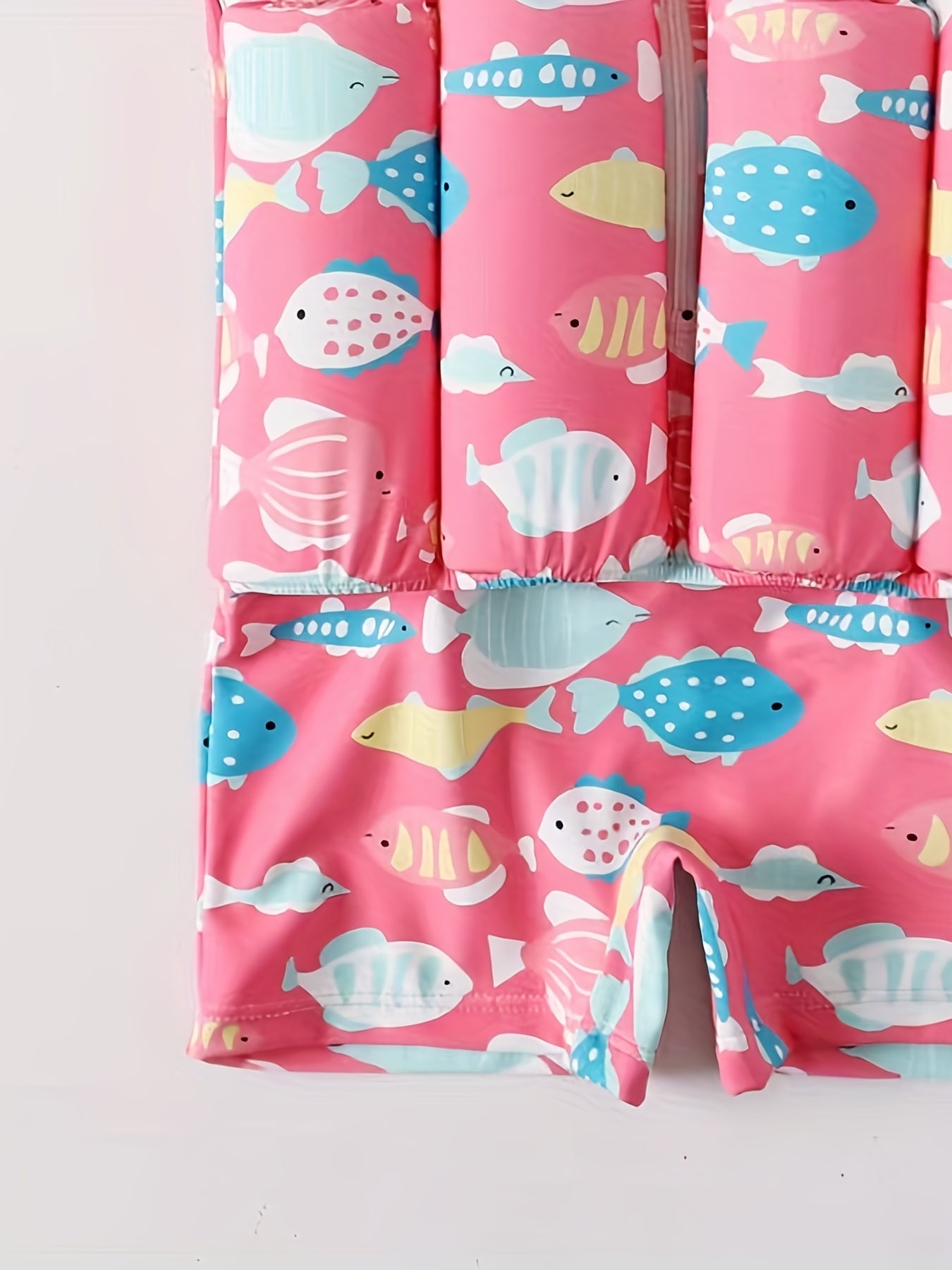 2pcs Baby Girls Fish Print One Piece Swimsuit With Buoyancy & Swimming Cap Set