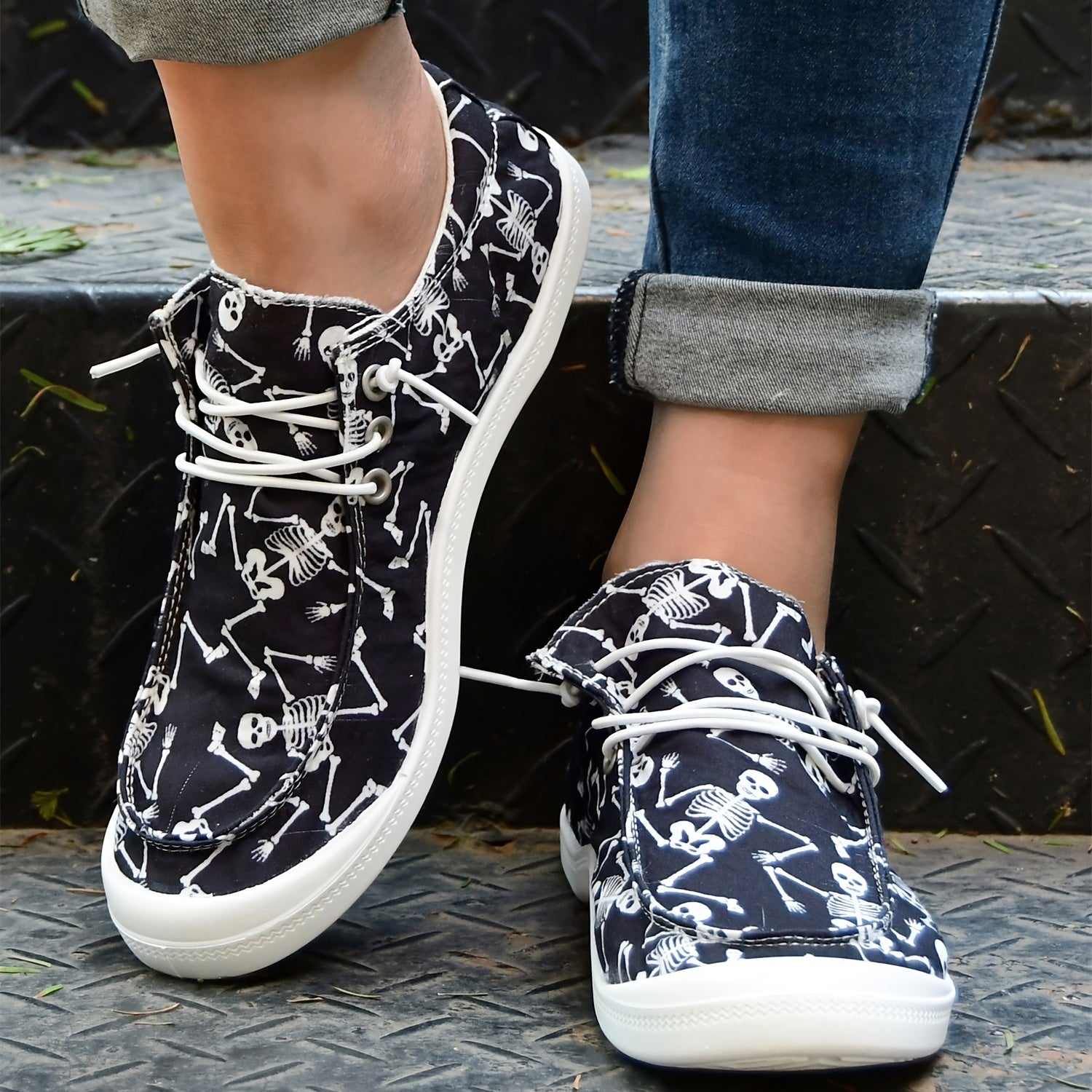 Women's Skull Print Canvas Shoes Lace-up Halloween Loafers