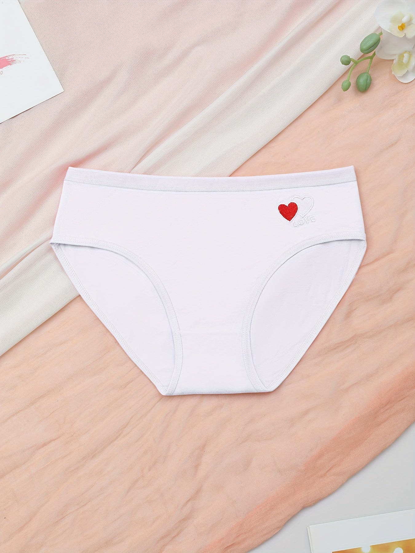 3pcs Heart Embroidery Briefs Comfy Stretchy Intimates Panties