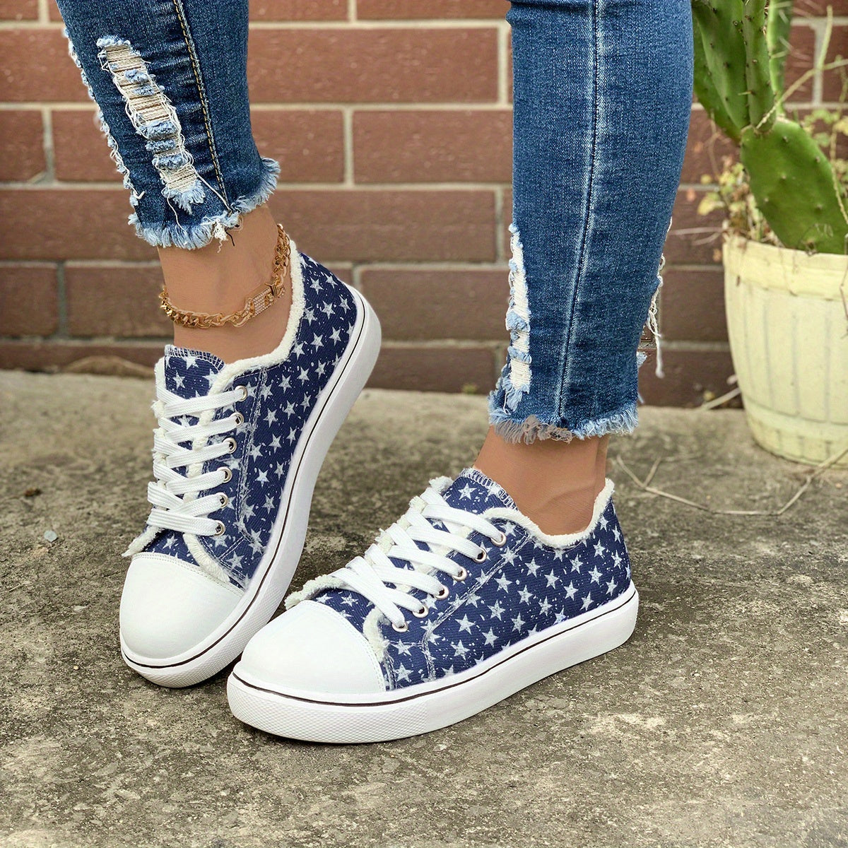 Women's Star Pattern Canvas Shoes Lace Up Low Top Flat Sneakers
