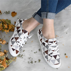 Triangle Pattern Flat Sneakers Lightweight Lace Up Casual Skate Shoes
