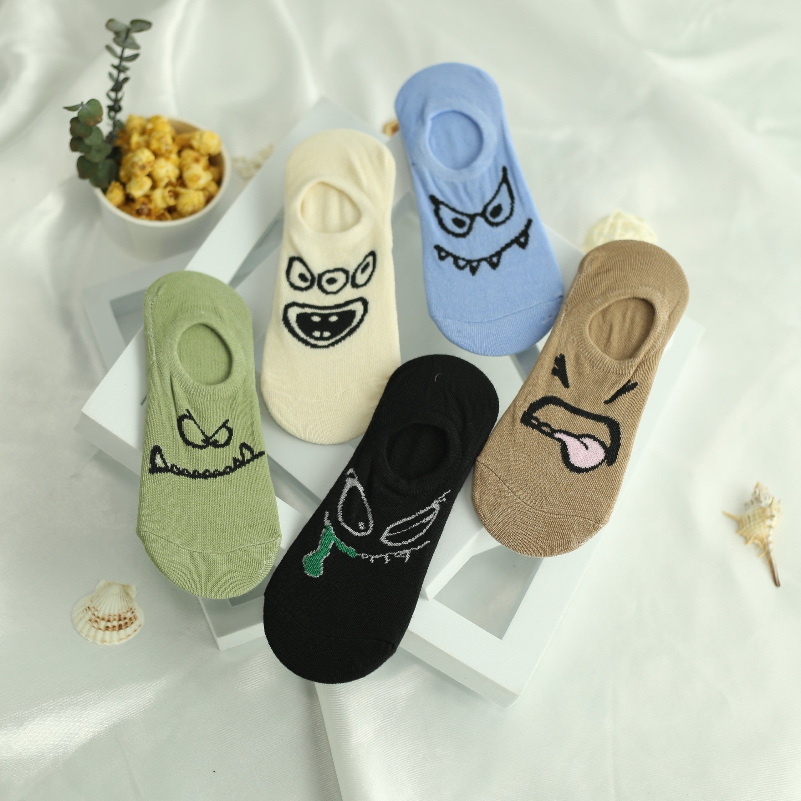 Men's Monster Face Pattern Crew Socks - Street Style Cartoon Design