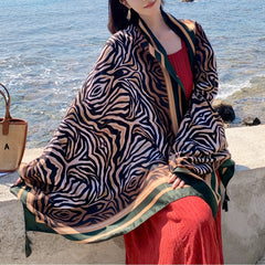 Vintage Stripe Pattern Print Scarf Breathable Sunscreen Tassel Square Shawl
