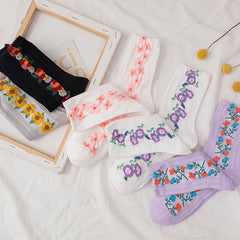 5 Pairs Vintage Floral Embroidered Mid Tube Socks Women's Stockings & Hosiery