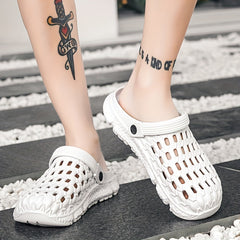 Men's Closed Toe Clogs Water Shoes Soft Sole Sandals