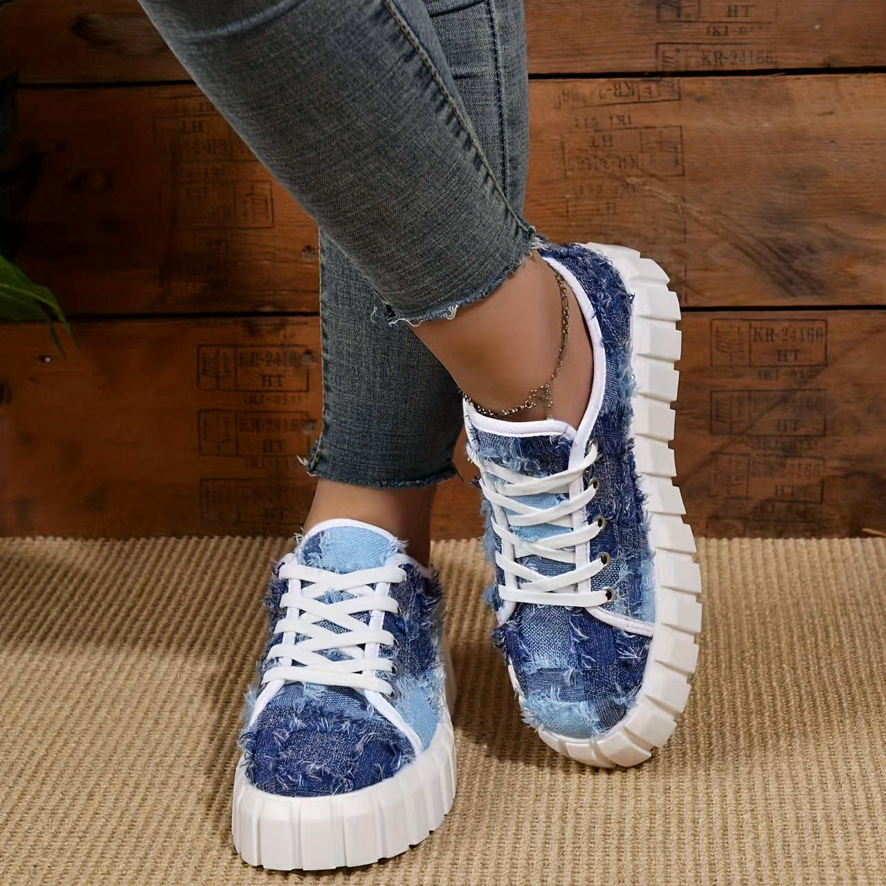 Women's Canvas Low Top Platform Sneakers Lace-Up Walking Shoes