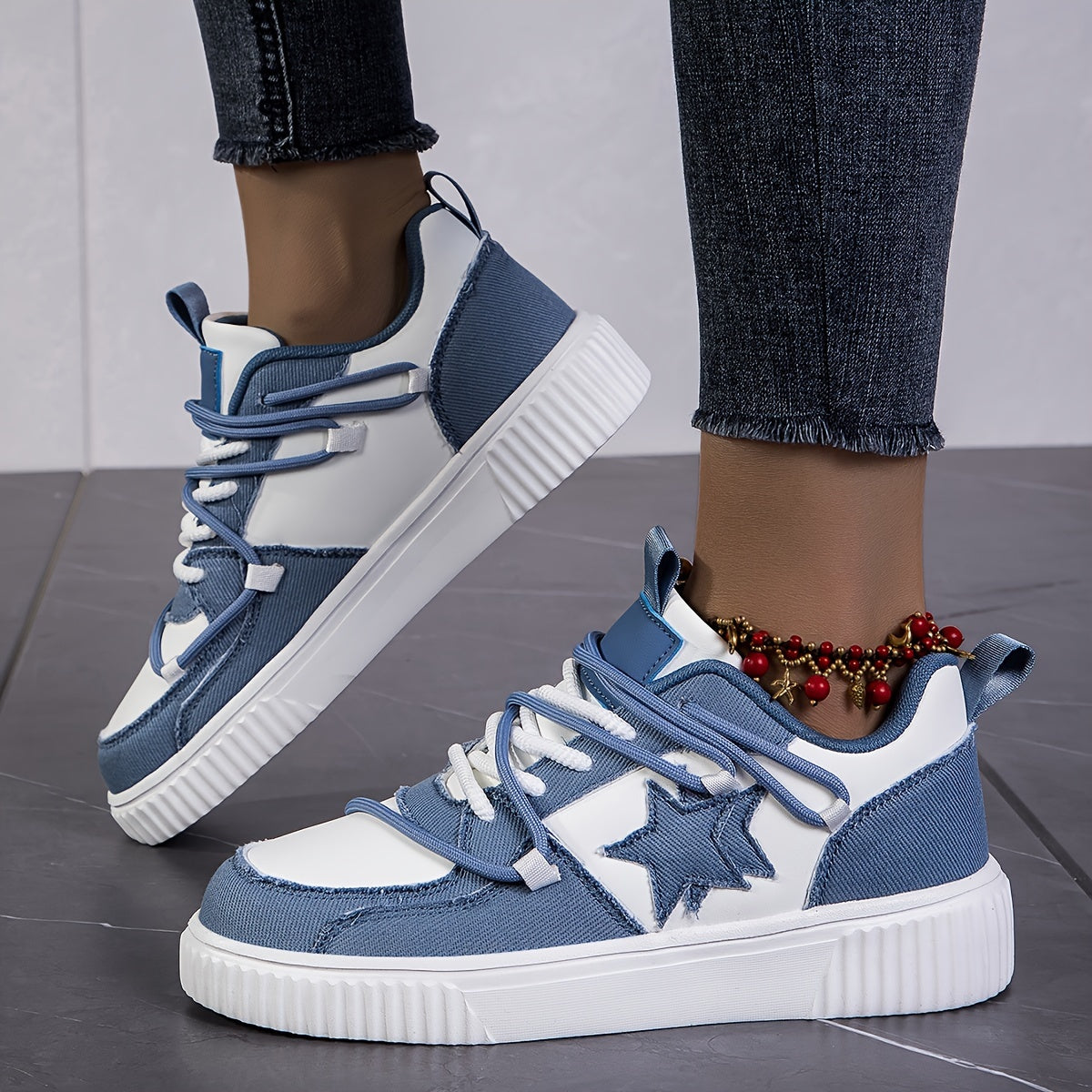 Women's Star Pattern Platform Sneakers Lace Up Outdoor Shoes