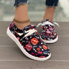 Women's Skateboard Shoes Heart & Lips Pattern Canvas Flat Lace-up Shoes