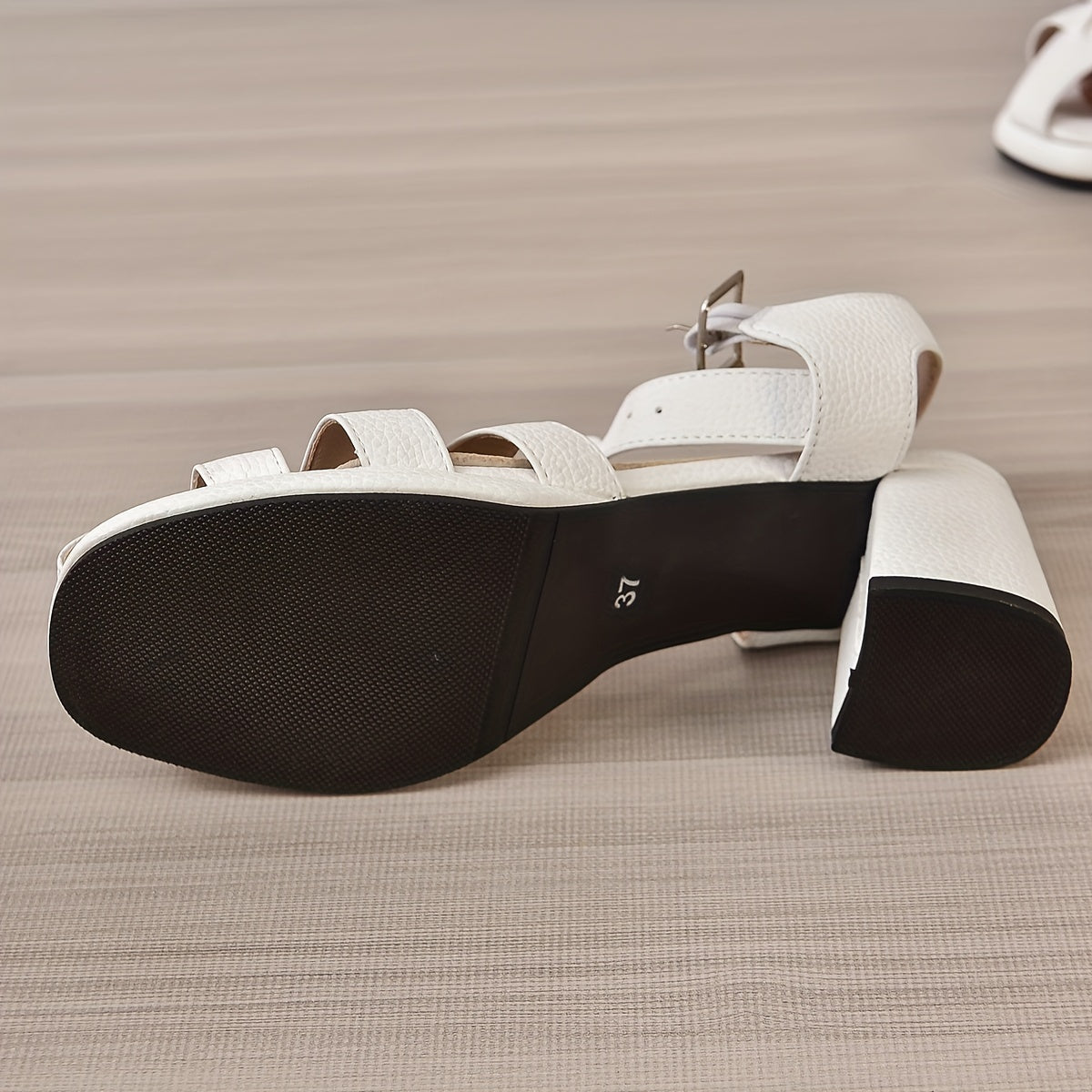 Women's Retro Chunky Heel Cutout Sandals Buckle Strap Solid Sandals