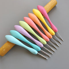 8pcs Soft Handle Crochet Needle Set for Beginners and Experienced Crocheters